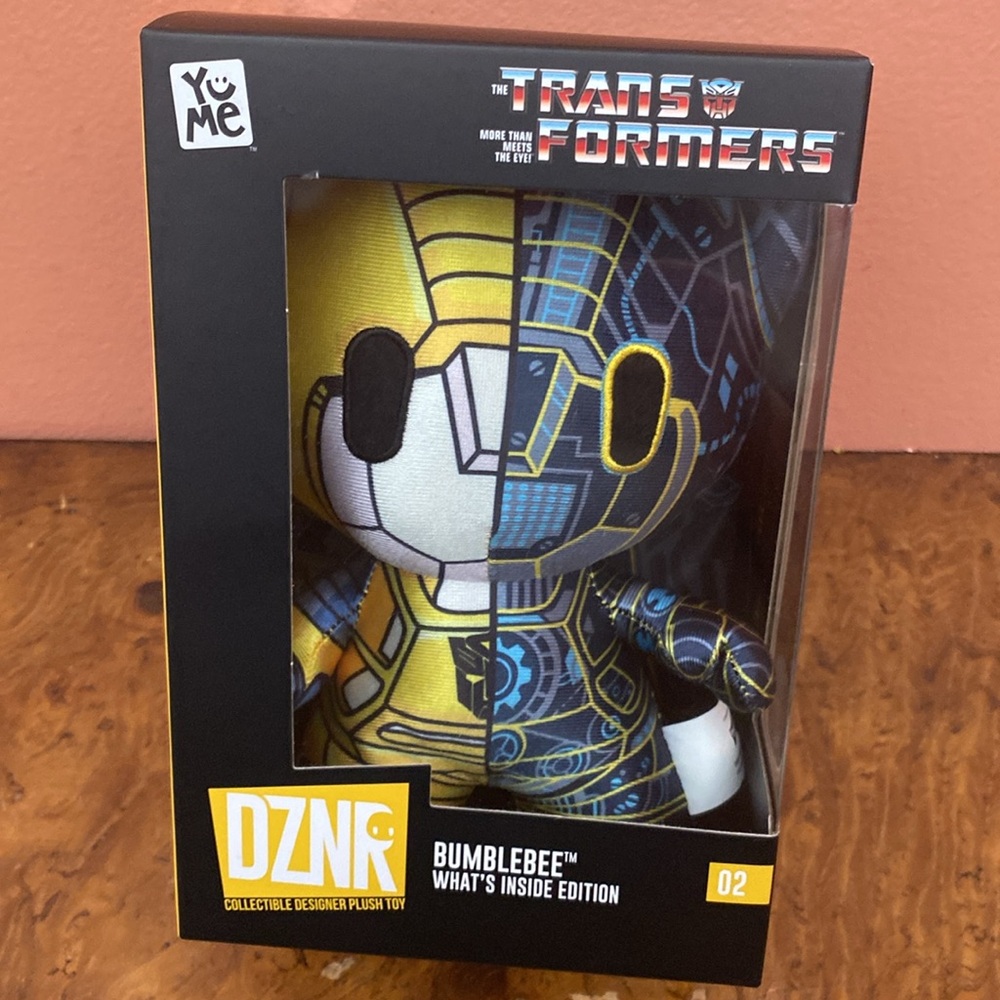 DZNR G1 Transformers Bumblebee Yume What’s Inside Edition #02-Plush Toy